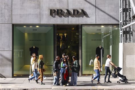 prada new york 5th avenue news|Prada buys fifth avenue property.